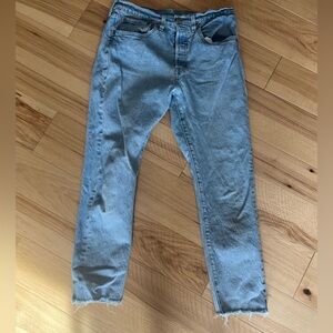 Levi's Women's Cropped Jeans in Light Blue